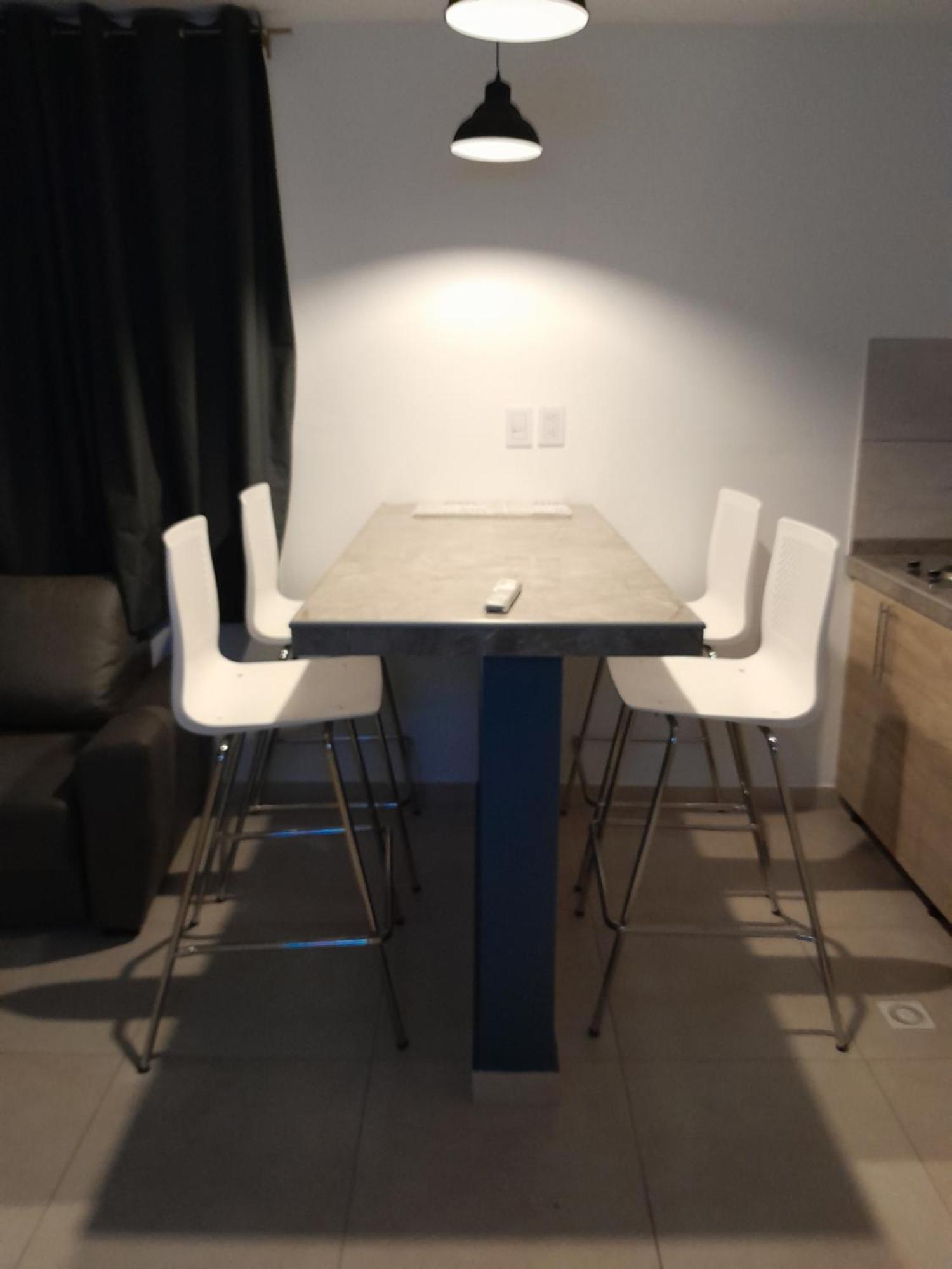 4 Estaciones Apartment *